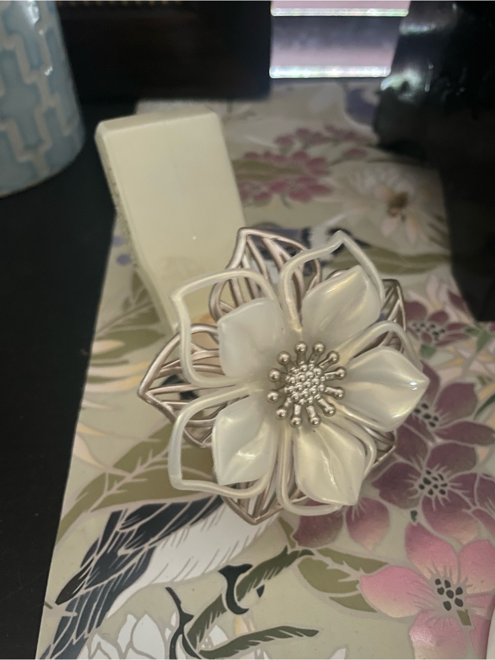 White/Cream Pearl Layered Flower Plug-In (Lighted Nightlight)